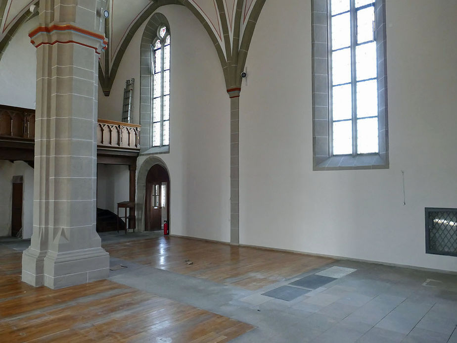 Das Gerüst ist in der Stadtpfarrkirche abgebaut (Foto: Karl-Franz Thiede)